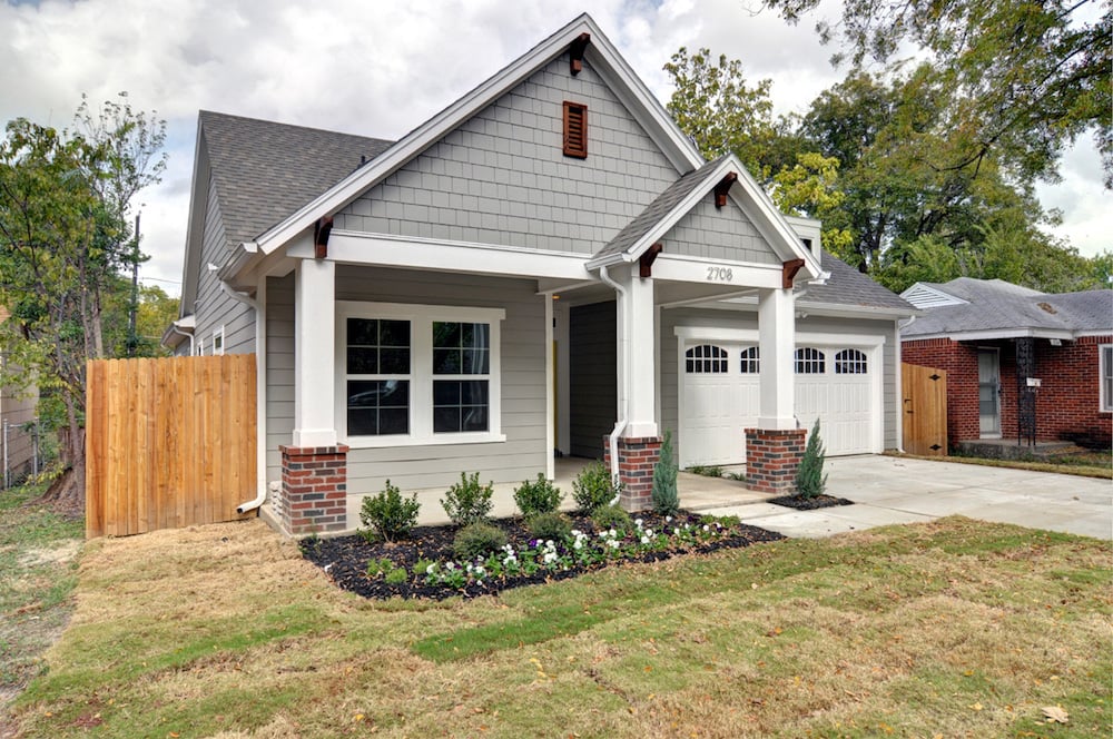 Exterior Home Design (North Texas): Craftsman House with Porch