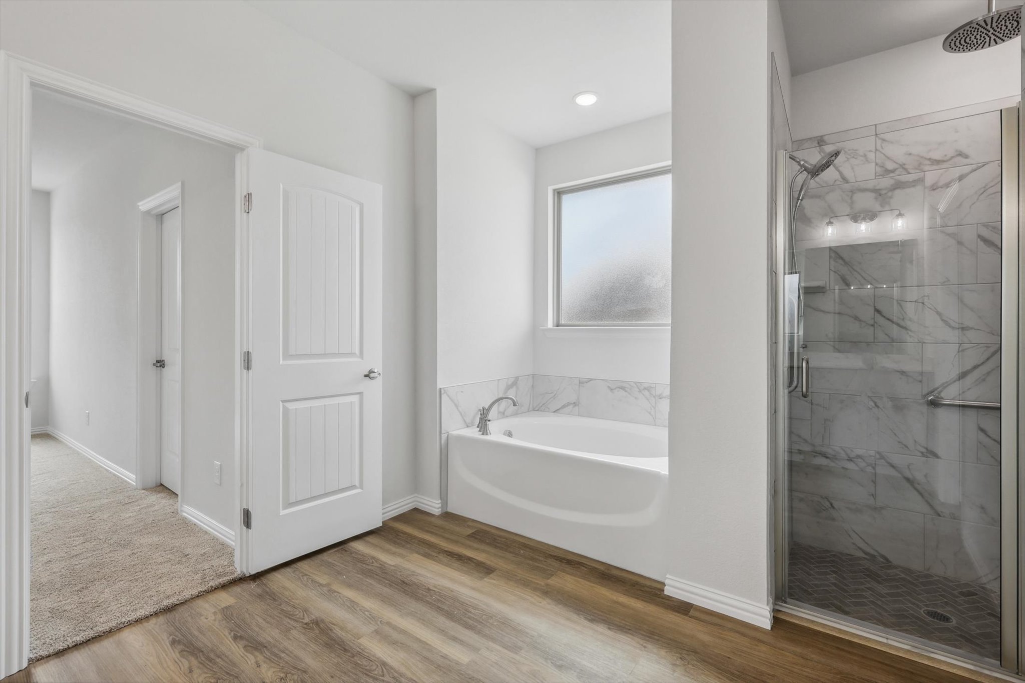 Hamilton Master Bath - Hedgefield Homes