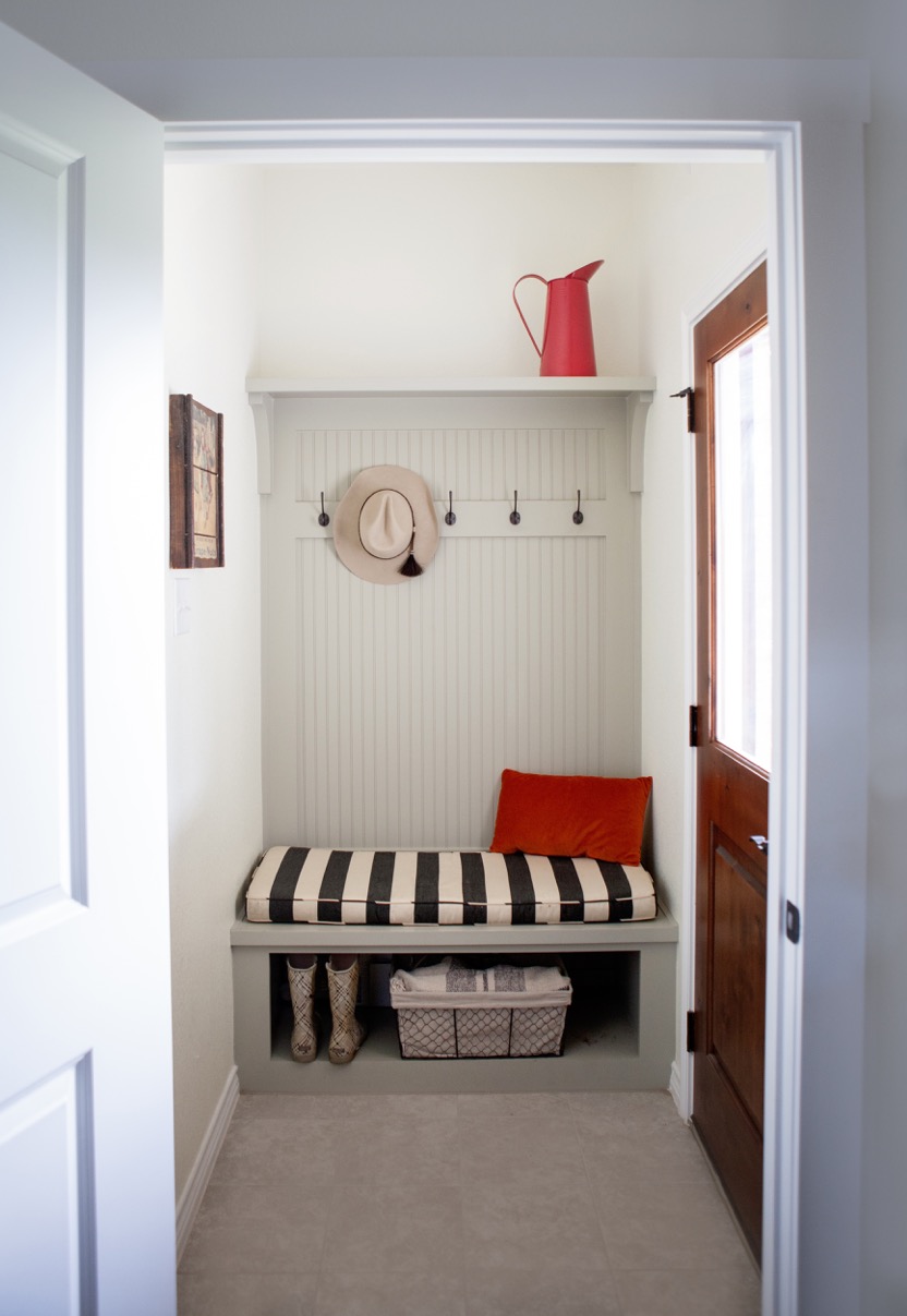 Home Design Accents: farmhouse mud room with bright accents