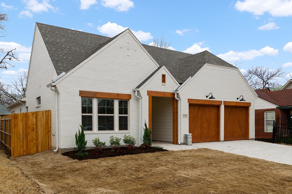 Exterior Home Design (North Texas): brick tudor with stain elements