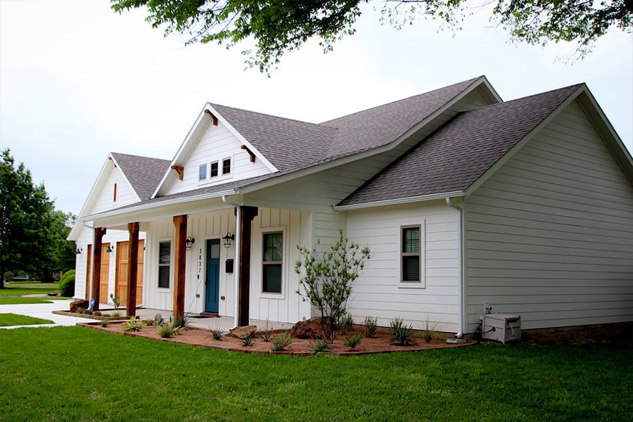 Exterior Home Design (North Texas): White farmhouse