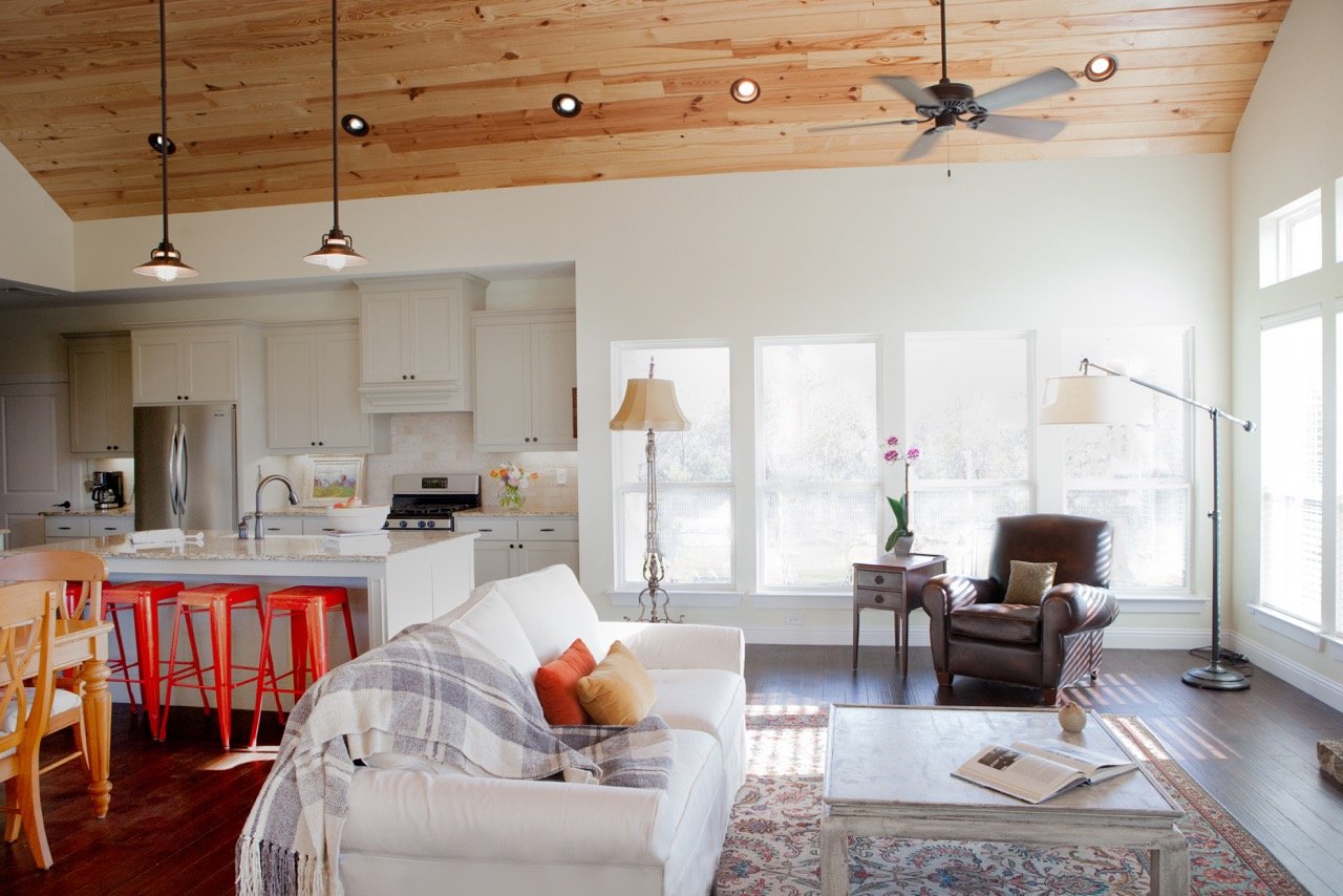 Living Room Design (Texas Homes): farmhouse great room with pine ceiling