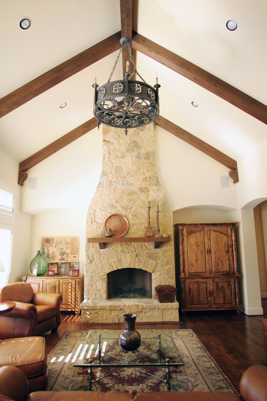 Living Room Design (Texas Homes): Vaulted Ceiling