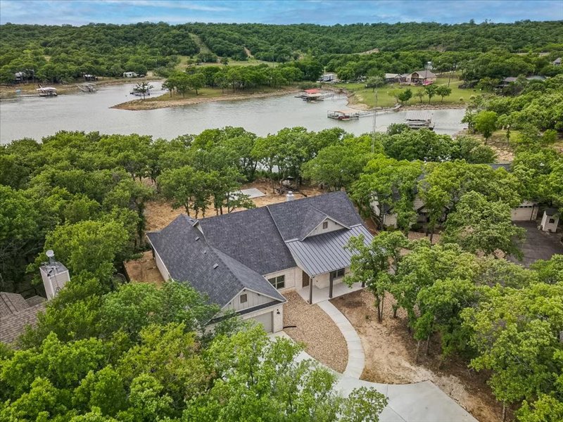 Hedgefield Homes Lake House