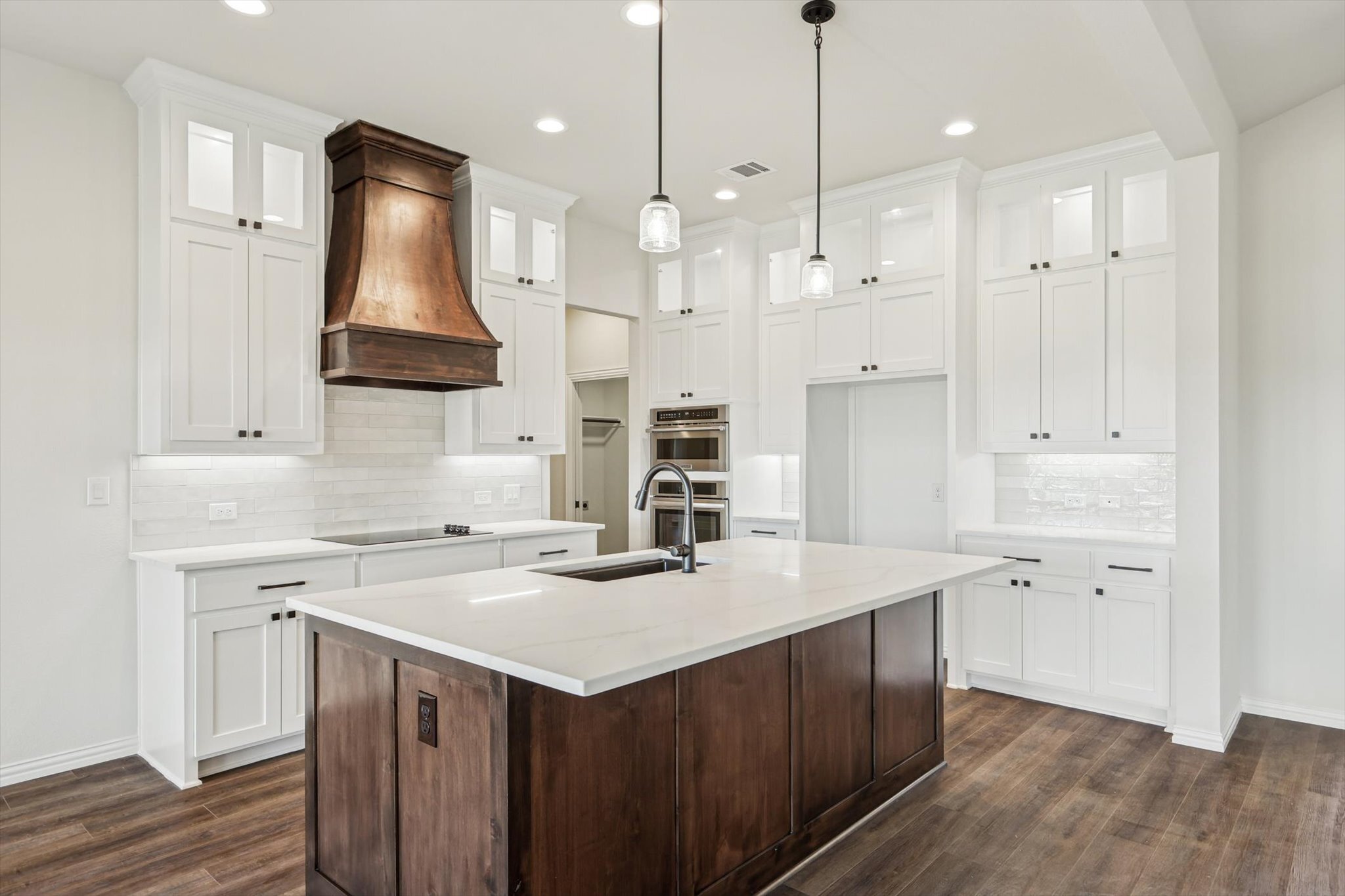 Grandview with Oak island and vent hood